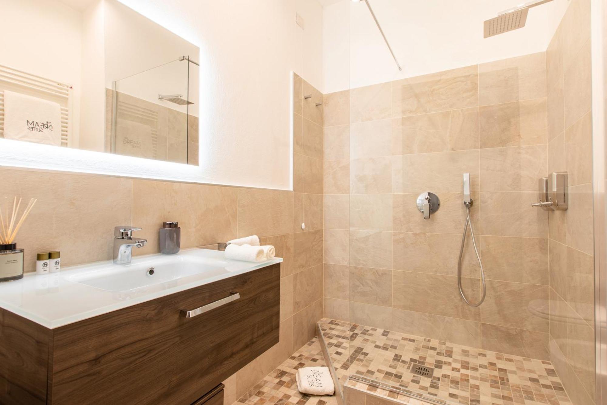The Dream Suites Milan Room photo