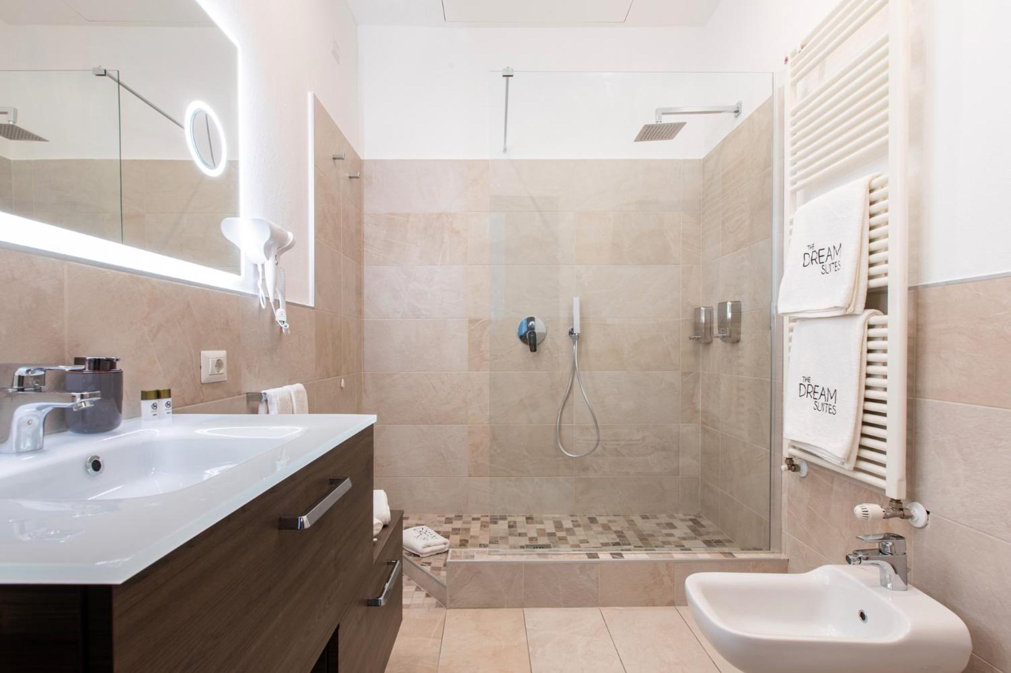 The Dream Suites Milan Room photo