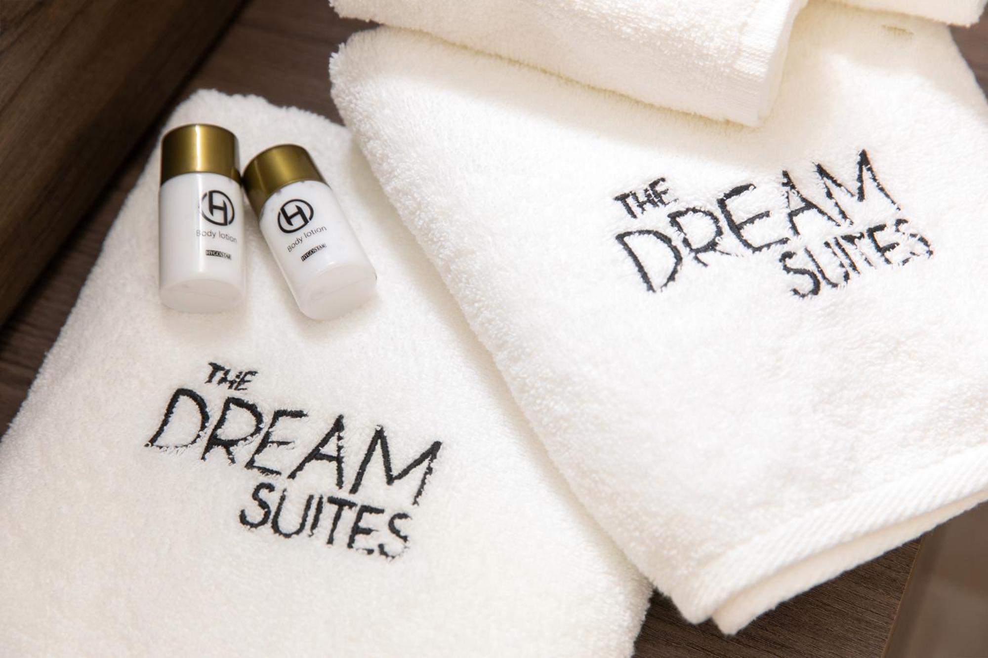 The Dream Suites Milan Room photo